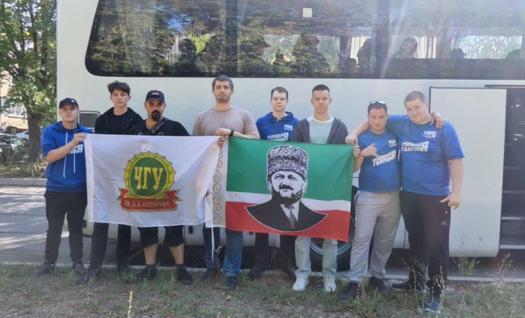 Чеченские студенты принимают участие в гуманитарной миссии на новых территориях РФ