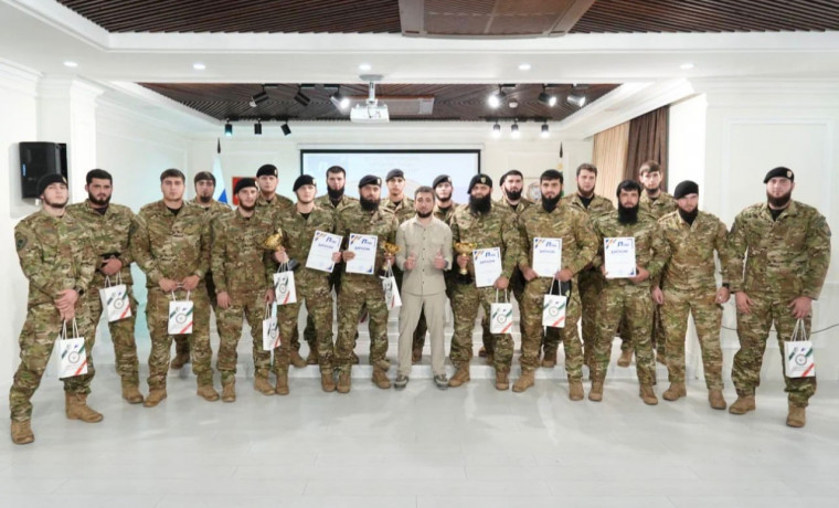 Сотрудники ОМОН «АХМАТ-Грозный» приняли участие в патриотической викторине