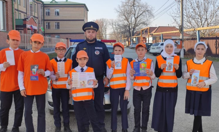 Юные участники дорожного движения Серноводского района отметили День ГИБДД