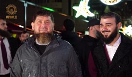 Рамзан Кадыров совершил вечернюю прогулку по центру Грозного