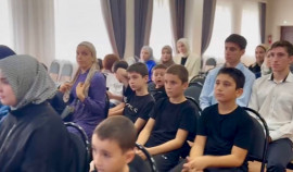 Ко Дню дошкольного работника активисты «Молодой Гвардии Единой России» поздравили сотрудников