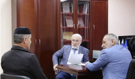 Парламентарии провели в Грозном прием граждан по вопросам ЖКХ