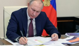 Владимир Путин поручил скорректировать национальные проекты до 1 апреля