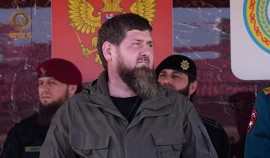 Рамзан Кадыров принял участие в церемонии вручения Боевого знамени нового образца батальону «Юг»