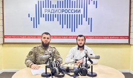 Врач ОМОН «АХМАТ-1» рассказал в эфире радио о работе медиков в зоне СВО