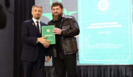 Глава ЧР наградил врачей, работающих в красной зоне