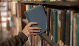 Школьница из Ножай-Юрта запустила проект по утилизации старых книг