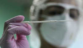 Число невыявленных случаев коронавируса может превышать статистику в 10 раз, заявил эксперт