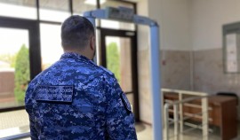 Судебные приставы ЧР пресекли более 2000 попыток проноса запрещённых предметов в суды| грозный, чгтрк