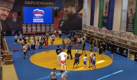 Чемпионы мира провели мастер-класс по самбо и кикбоксингу для юных спортсменов в Шали