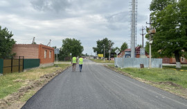 В Наурском районе продолжается ремонт подъезда к селу Рубежное в рамках нацпроекта
