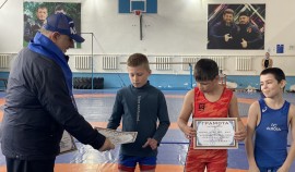 В Урус-Мартане прошёл турнир по вольной борьбе в рамках марафона «Сила России»| грозный, чгтрк