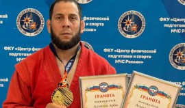 Чеченский самбист завоевал золото на турнире памяти героев МЧС России