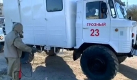 Сотрудники МЧС помогают врачам ЧР проводить дезинфекцию 