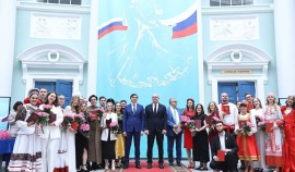 Выпускники ЧГПУ получили красные дипломы из рук Чернышенко и Кравцова