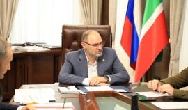 Султан Тагаев провел заседание по вопросам увеличения безналичных платежей в регионе