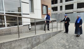 «Партийный десант» проверил условия доступности городской и социальной инфраструктуры в ЧР