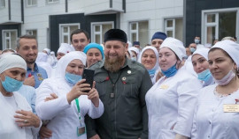 Рамзан Кадыров поздравил медицинских работников с профессиональным праздником