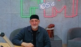 Мовла Гайраханов в эфире радио «Грозный» обсудил проблемы воспитания молодежи
