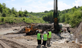 Общественники ЧР проверили ход капремонта моста на трассе Грозный–Ведено– гр.Дагестана