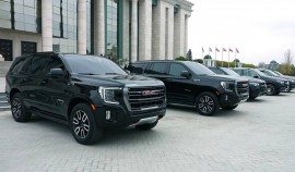 Рамзан Кадыров вручил ключи от автомобилей премиум-класса командирам силовых подразделений ЧР