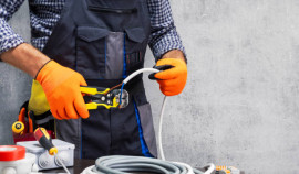 Новые горизонты профессий: Халиф Ахметов освоил специальность электромонтёра в рамках нацпроекта