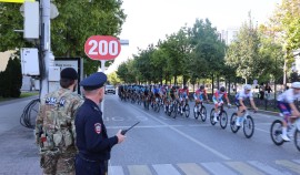 Росгвардейцы обеспечили безопасность заключительного этапа многодневной велогонки| грозный, чгтрк
