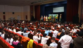 В грозненском соединении Росгвардии прошел спектакль для учащихся ведомственных учебных заведений| грозный, чгтрк