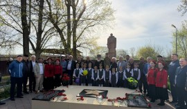 В Наурском районе почтили память воинов Великой Отечественной войны вместе с делегацией из Грузии