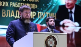 Рамзан Кадыров поздравил медработников ЧР с 26-летием регионального Минздрава