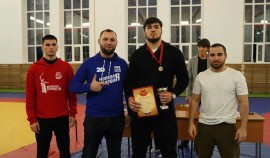 «Молодая Гвардия» и Волонтёрская Рота провели турнир по армрестлингу