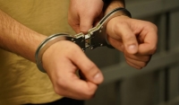 Полицейские в течение суток задержали грабителя, укравшего телефон прямо на улице