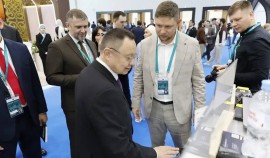 Файзуллин ознакомился с инновациями в строительстве на форуме «Россия-исламский мир: Казаньфорум»