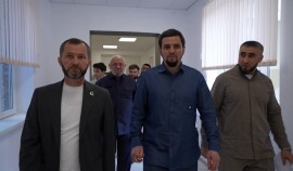 Хас-Магомед Кадыров и Хож-Бауди Дааев проверили ход капитального ремонта в школах Грозного