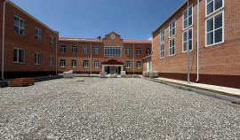 В посёлке Примыкание завершается строительство новой начальной школы на 120 мест 