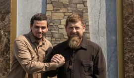 Рамзан Кадыров поздравил Хас-Магомеда Кадырова с присвоением ордена Дружбы