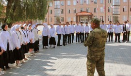 Ко Дню солидарности в борьбе с терроризмом военнослужащие Росгвардии встретились со школьниками