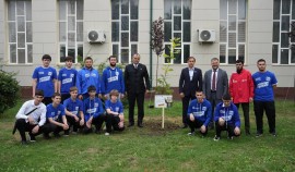 На территории ГГНТУ в Грозном открыли новую зелёную зону