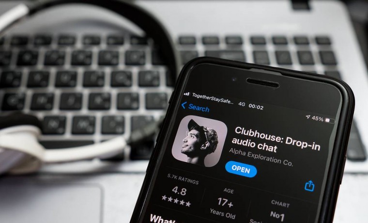 Названы главные угрозы новой соцсети Clubhouse