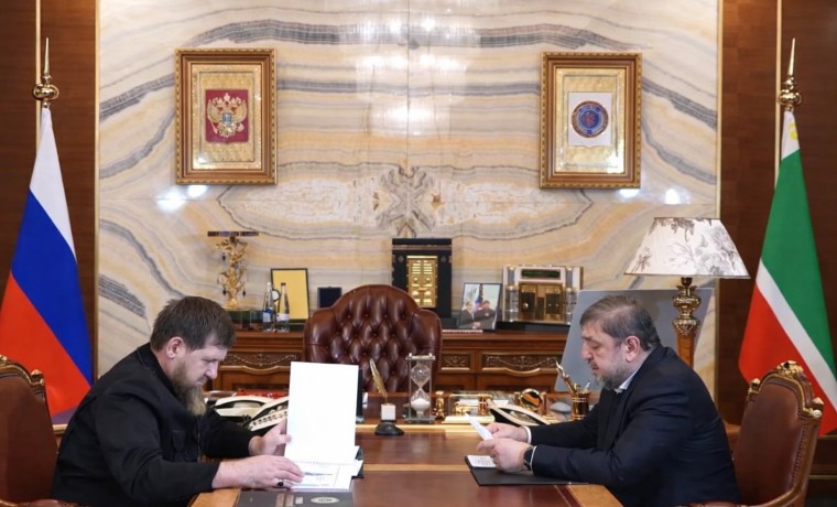 Рамзан Кадыров провёл встречу с Денилбеком Абдулазизовым по вопросам реализации программы ОМС