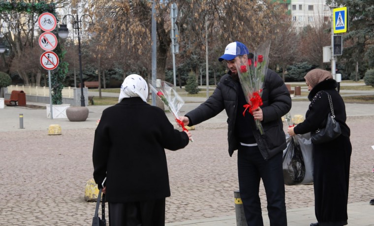 «Единая Россия» по ЧР провела праздничные акции к Международному женскому дню