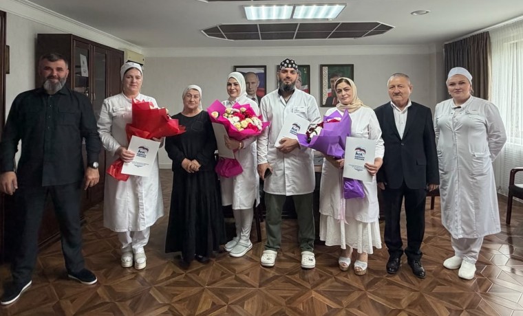 «Единая Россия» поздравила медицинских работников в ЧР с профессиональным праздником