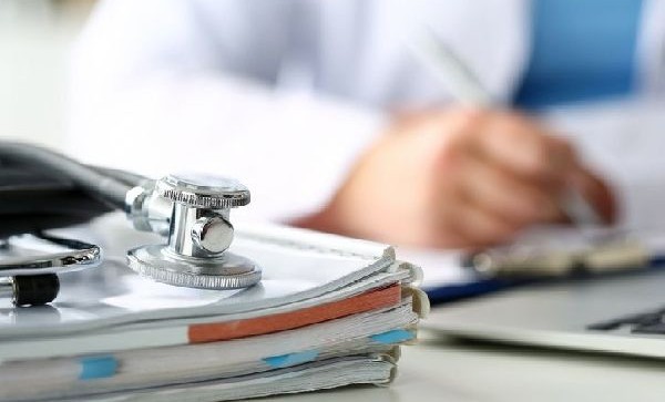 Владимир Путин подписал закон об обязательных целевых договорах для бюджетников-медиков