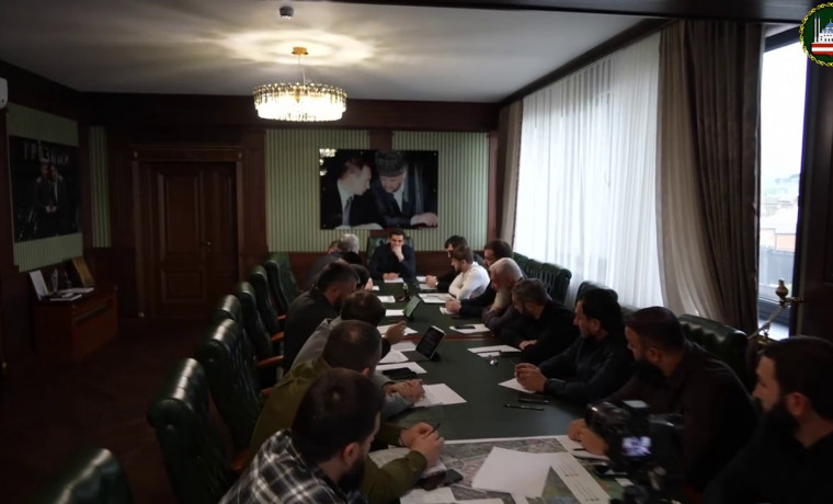 Хас-Магомед Кадыровы провел совещание по актуальным направлениям работы мэрии Грозного