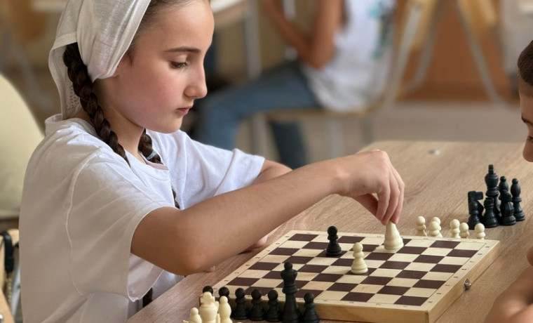 Ученица из Грозного победила в республиканских соревнованиях по шахматам