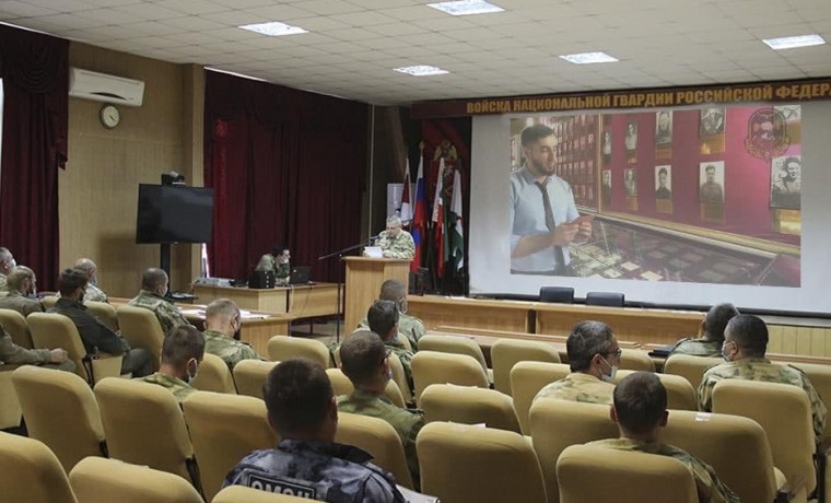 Для состава ОВГ в ЧР провели видео экскурсию по Параду Победы 1941-го года