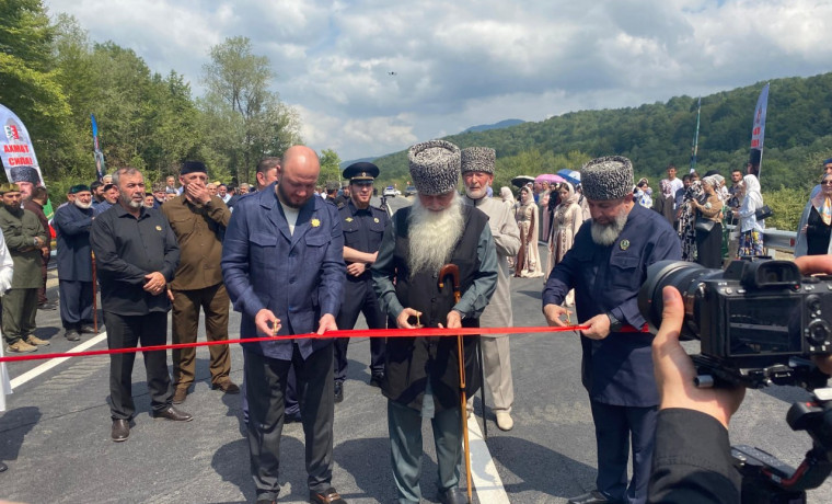 В Веденском районе ЧР торжественно открыли мост через реку Аржи-Ахк