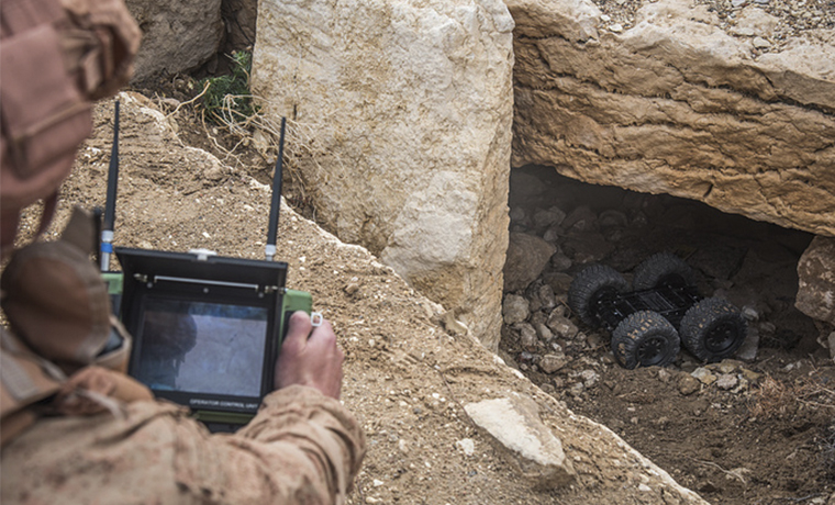 Российские саперы применяют новые робототехнические комплексы при разминировании Пальмиры