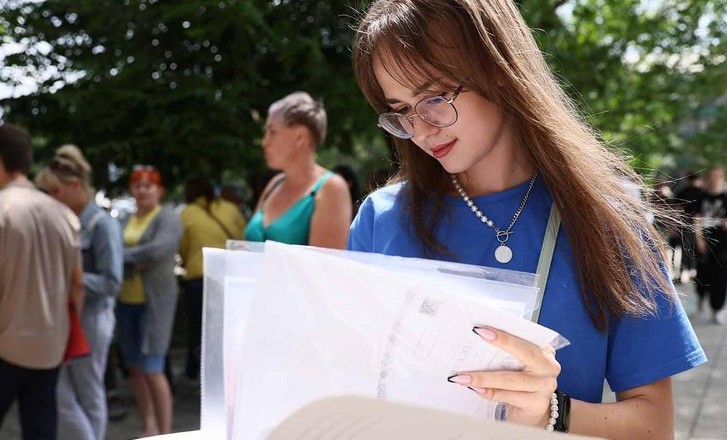 Поступающие смогут подать документы в вуз или колледж тремя способами