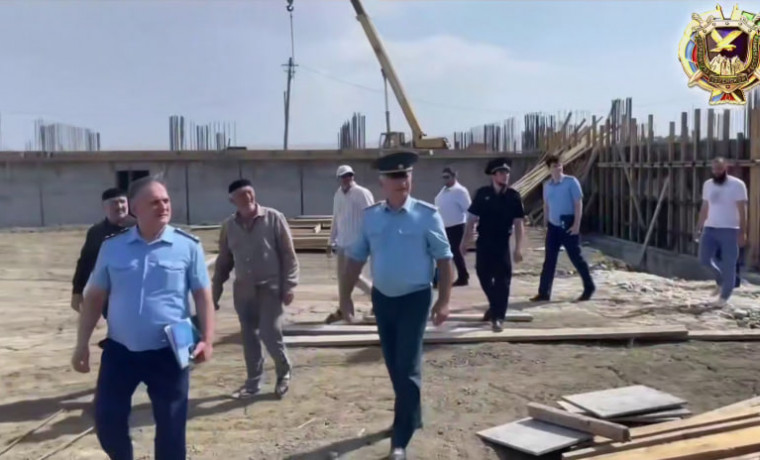 Прокуратура ЧР проверила строительство школы в с. Комсомольское